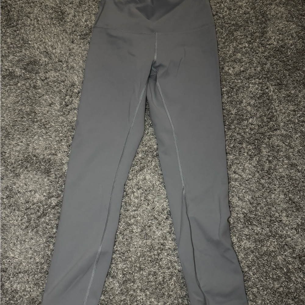 Lululemon Wunder Train 23” hi-rise leggings Size 6